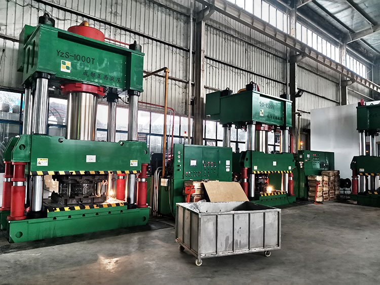 1000噸四柱液壓機(jī)1500噸四柱液壓機(jī)成功落戶到重慶 1000噸四柱液壓機(jī)1500噸四柱液壓機(jī)成功落戶到重慶